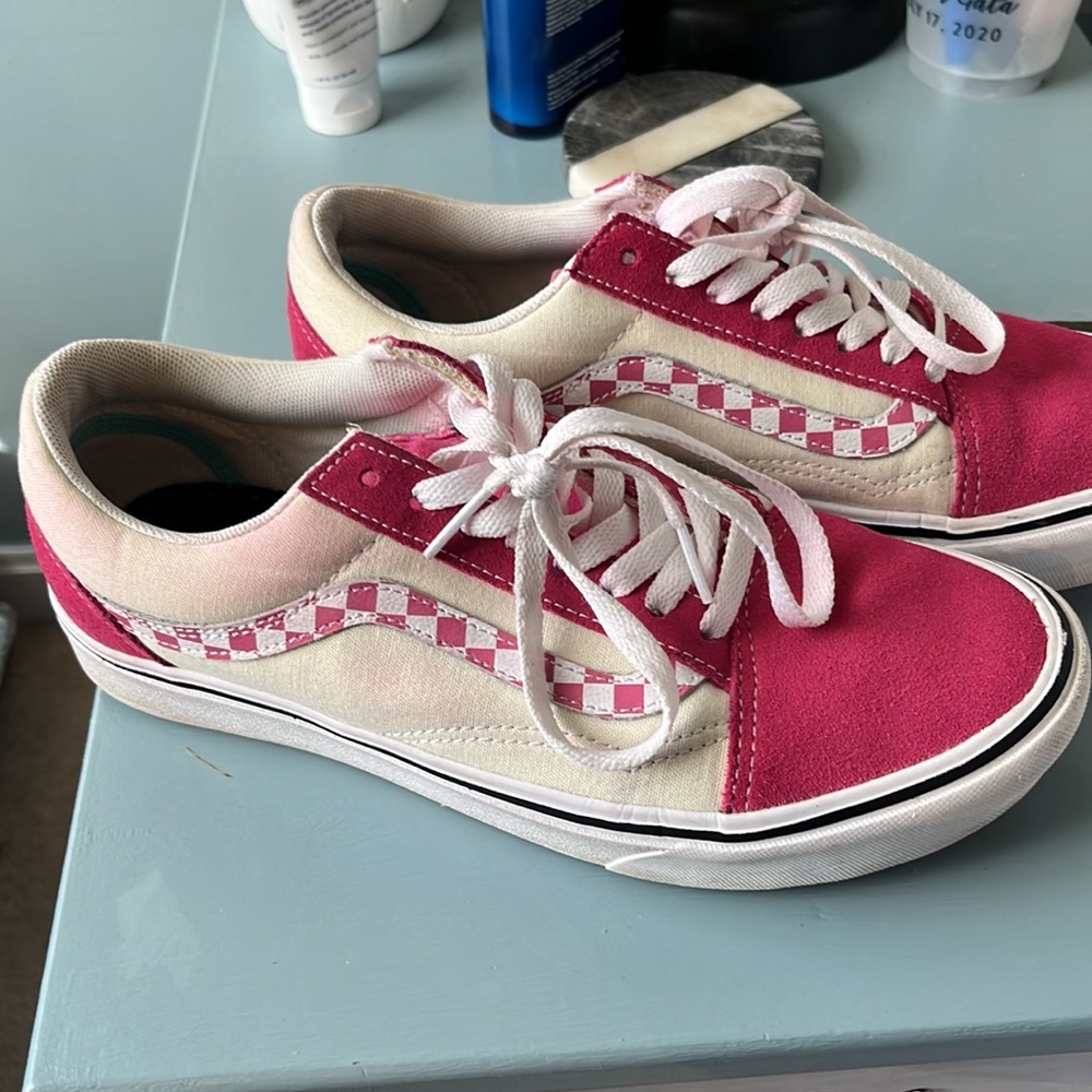 Vans- Off The Wall- ladies size 8- gently worn- excellent condition